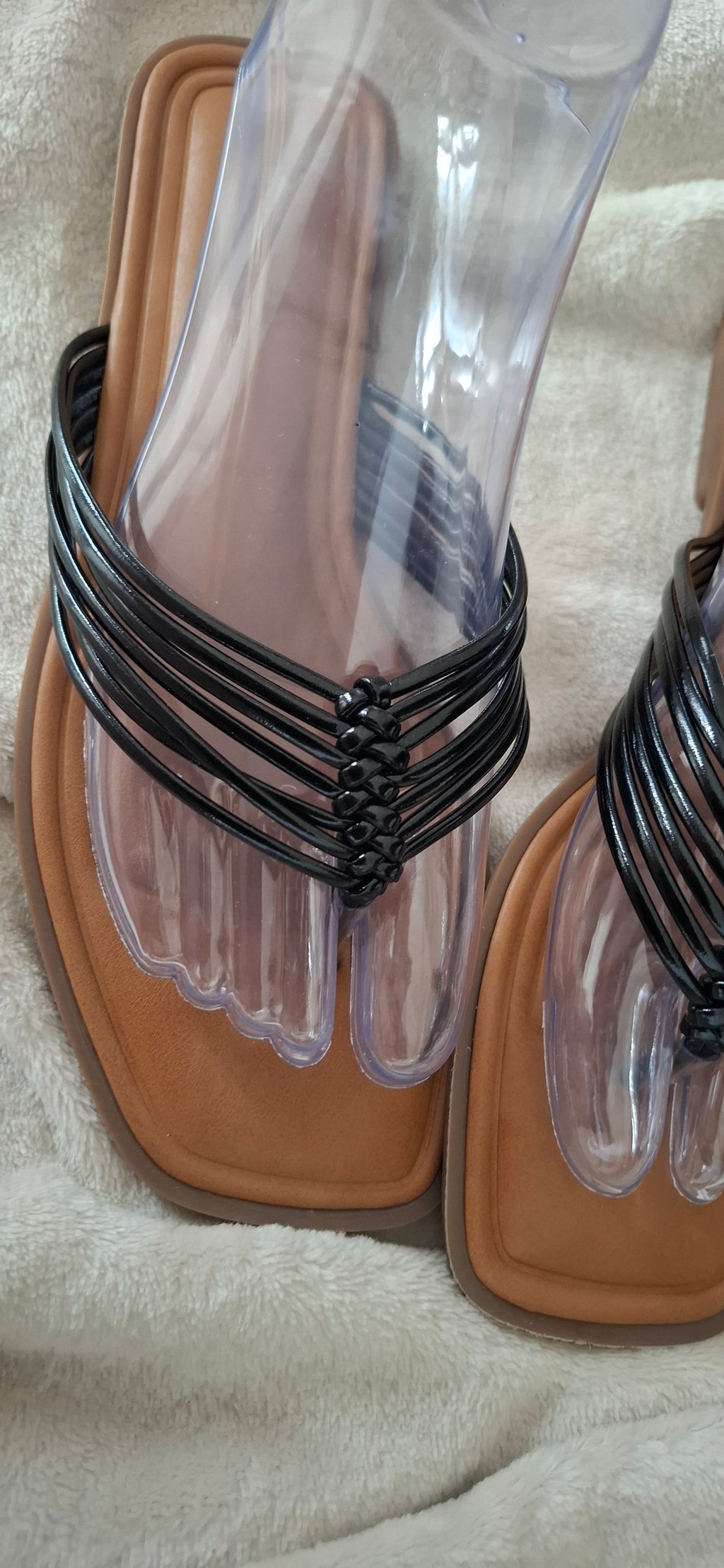 Sandales plates femme à brides multiples