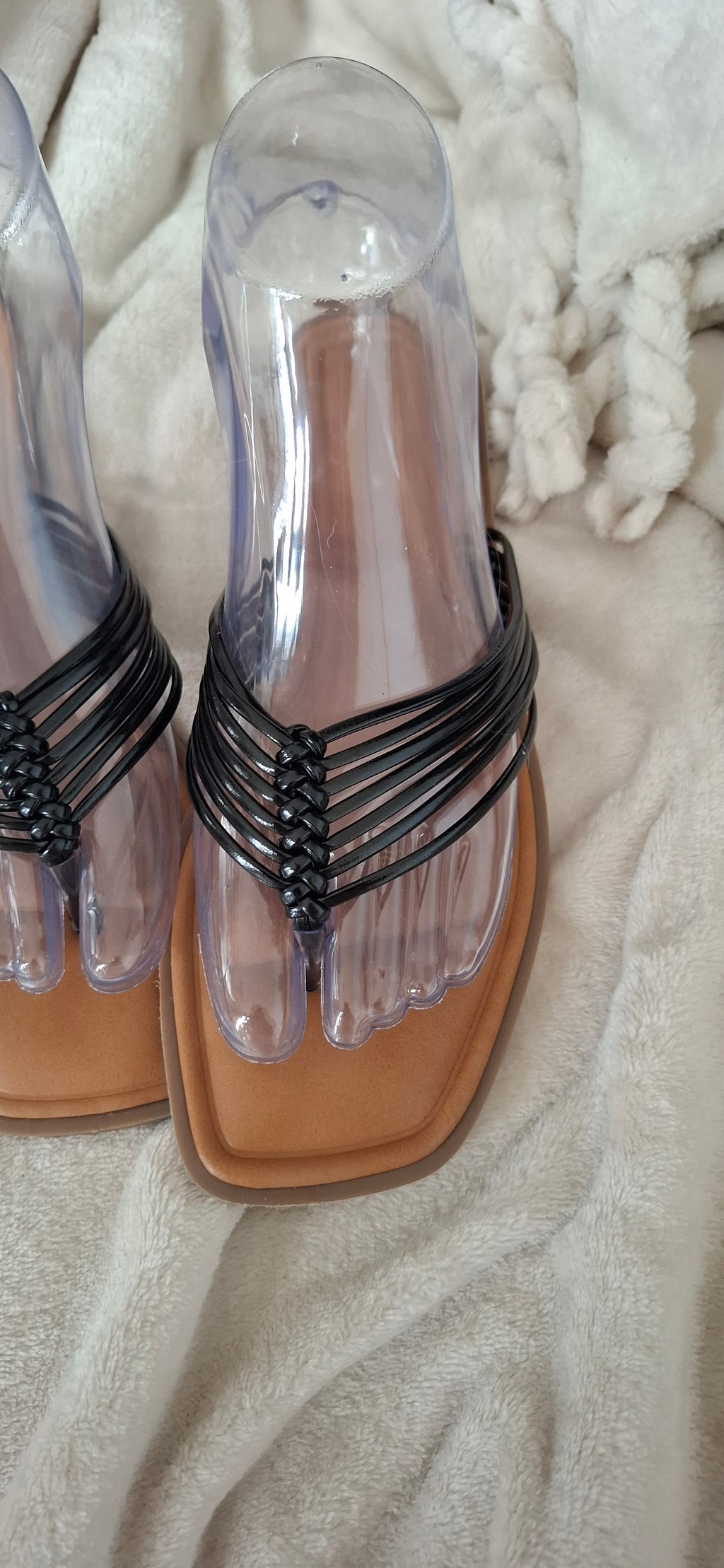 Sandales plates femme à brides multiples