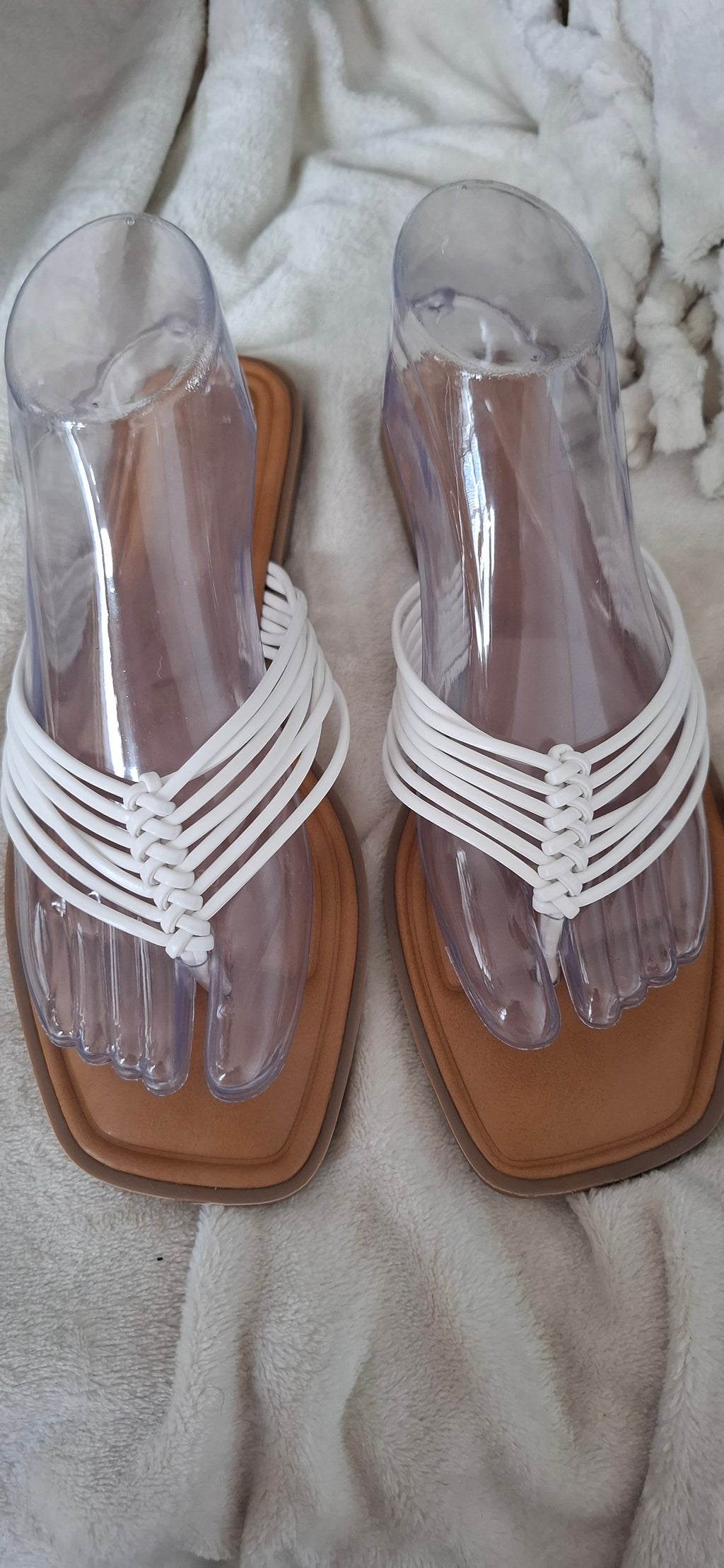 Sandales plates femme à brides multiples