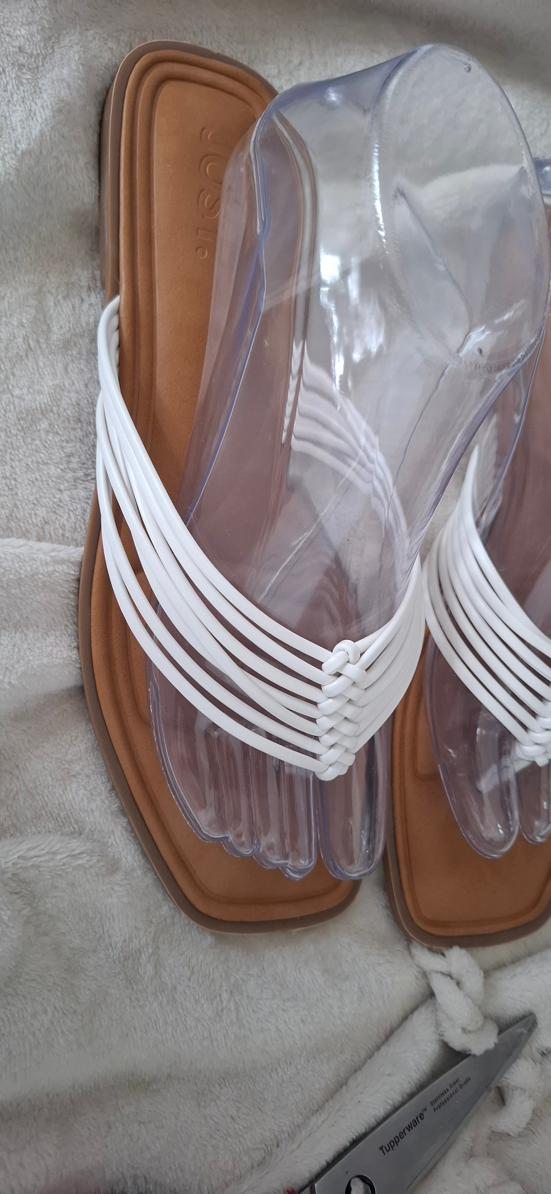 Sandales plates femme à brides multiples