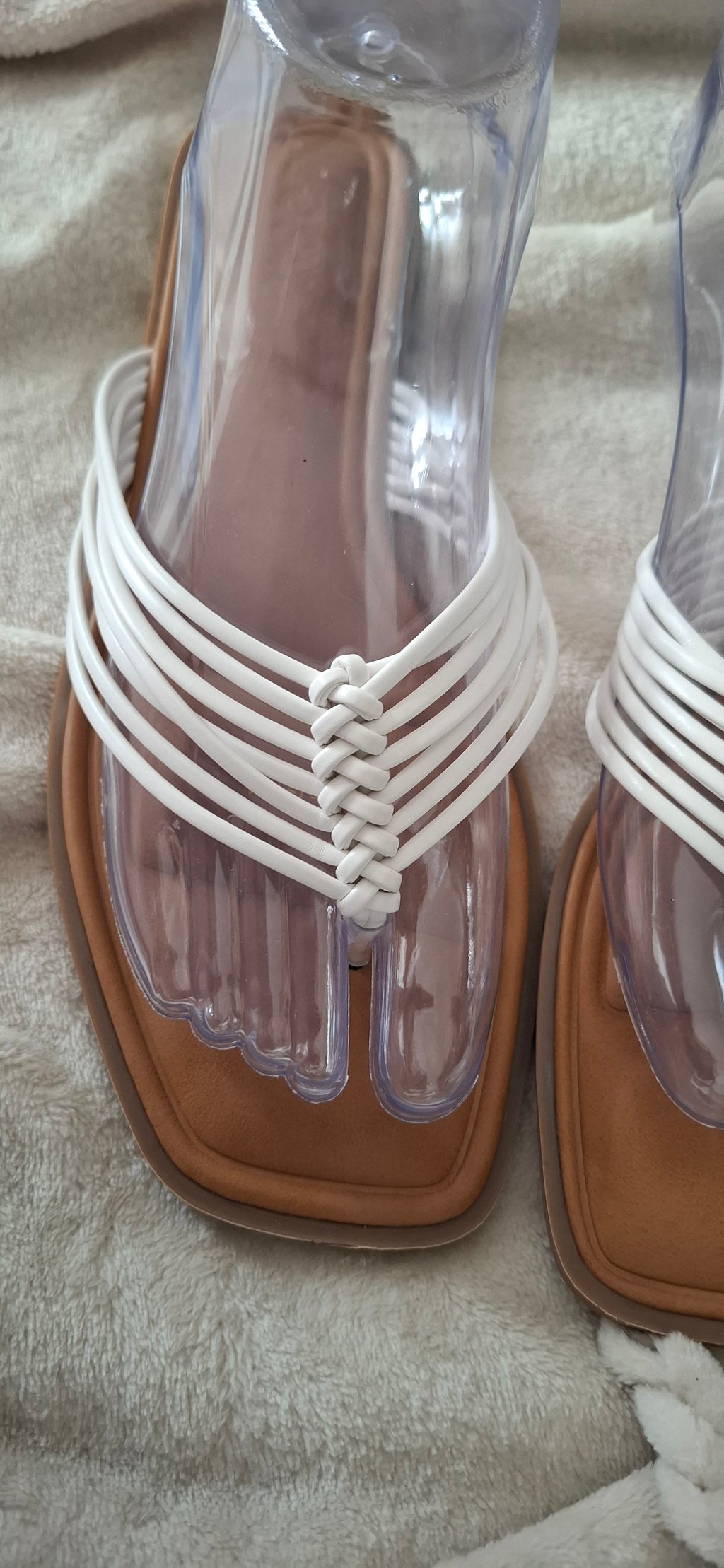 Sandales plates femme à brides multiples