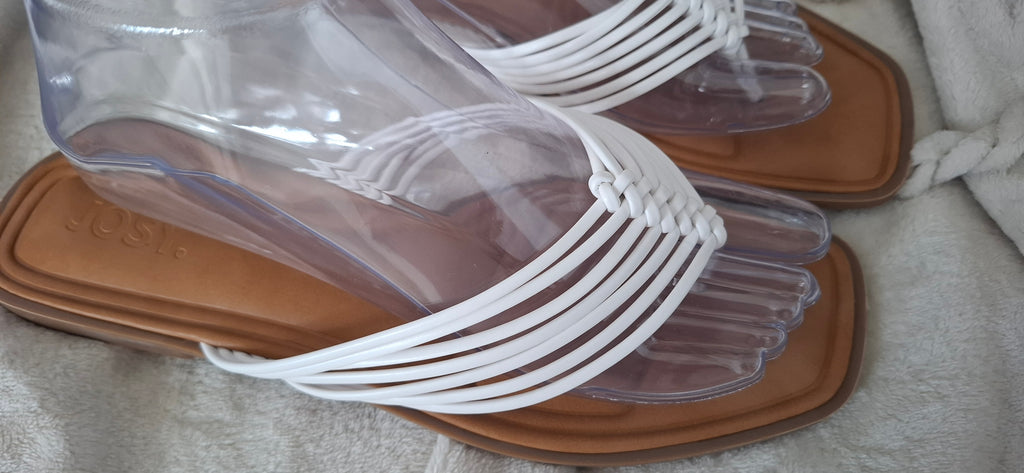 Sandales plates femme à brides multiples