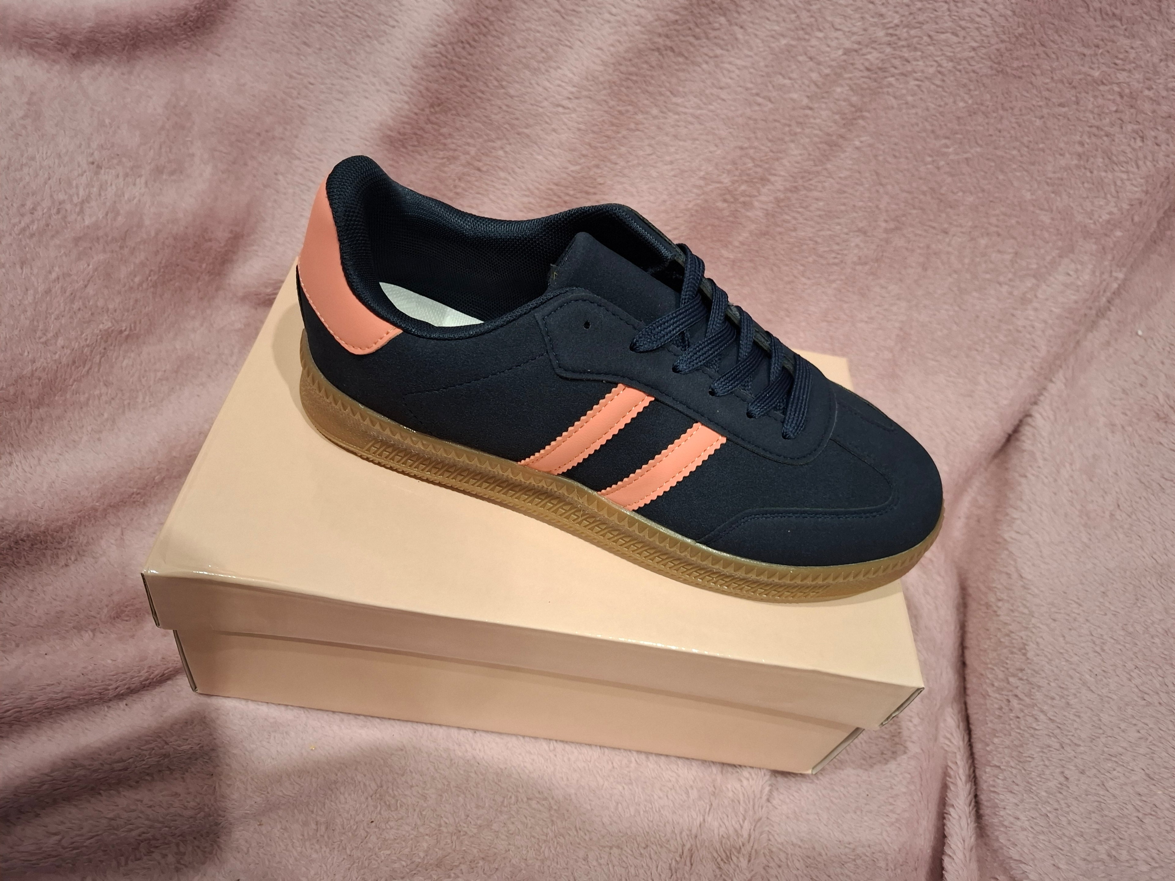 Baskets Femme à Lacets – Modèle Tendance – 4 Coloris