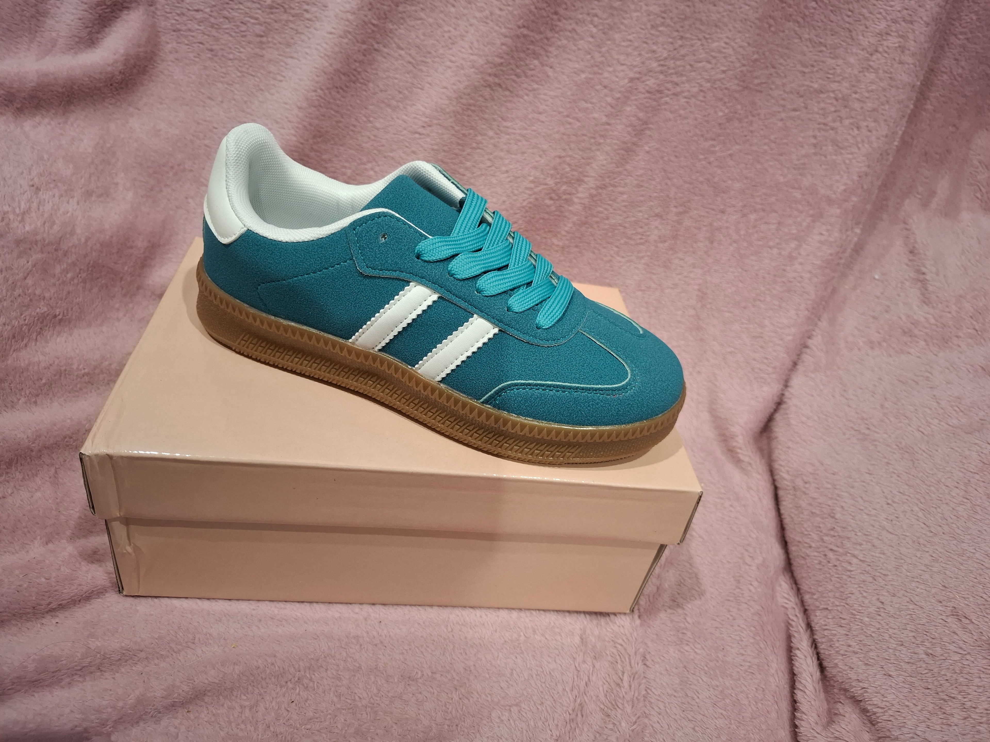 Baskets Femme à Lacets – Modèle Tendance – 4 Coloris