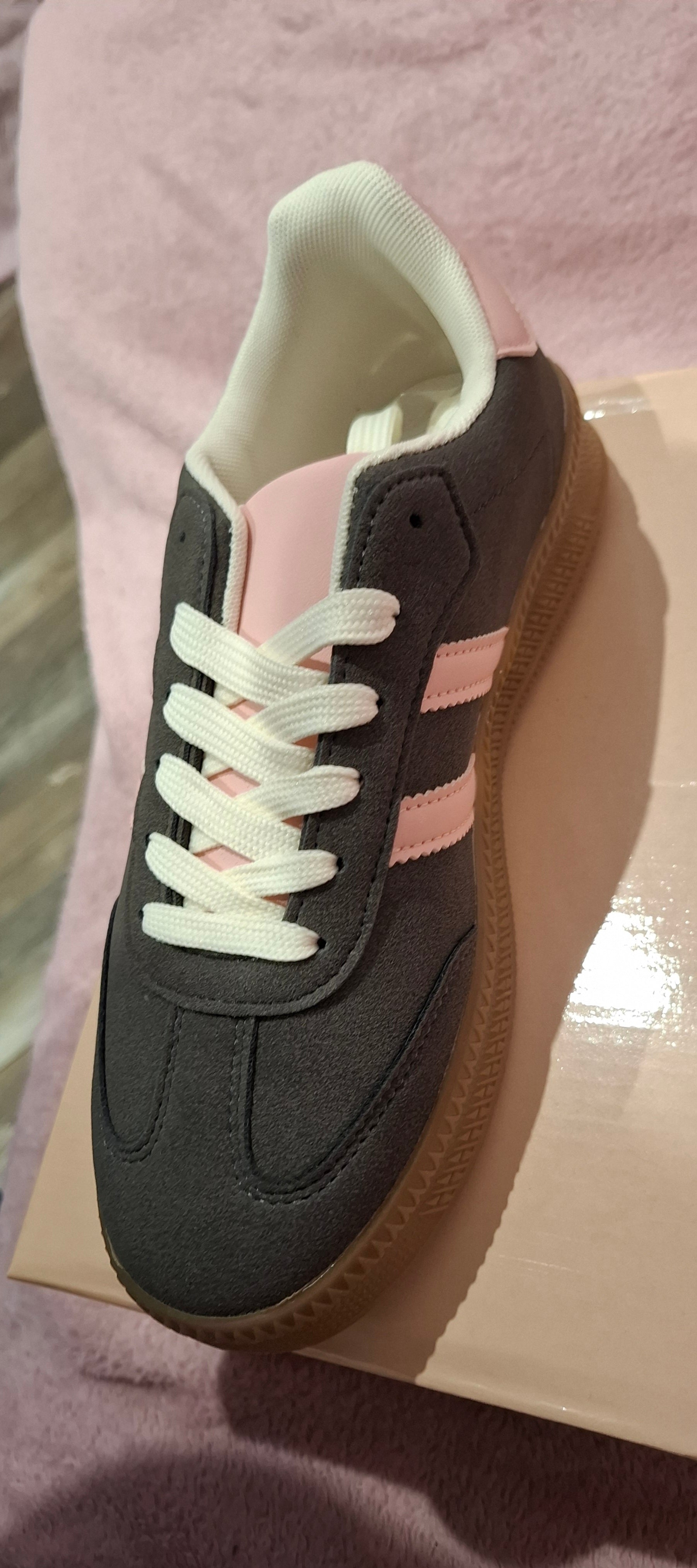 Baskets Femme à Lacets – Modèle Tendance – 4 Coloris