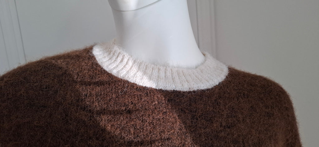 Pull AMOUR marron et écru – Femme