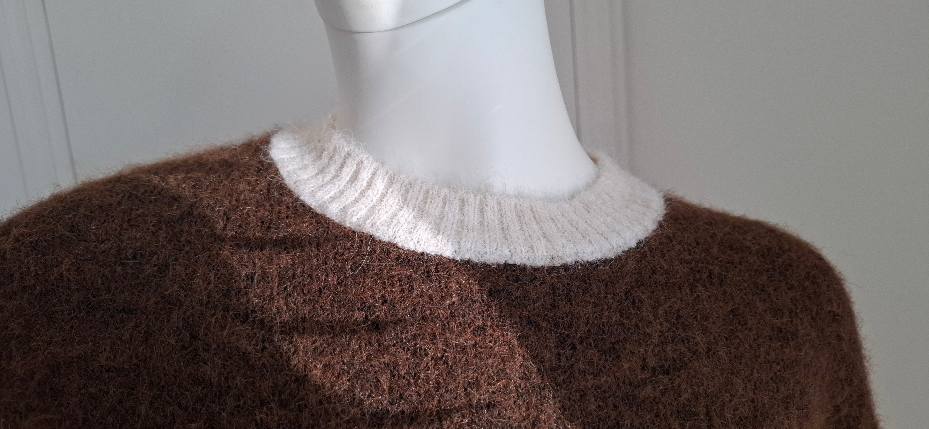 Pull AMOUR marron et écru – Femme