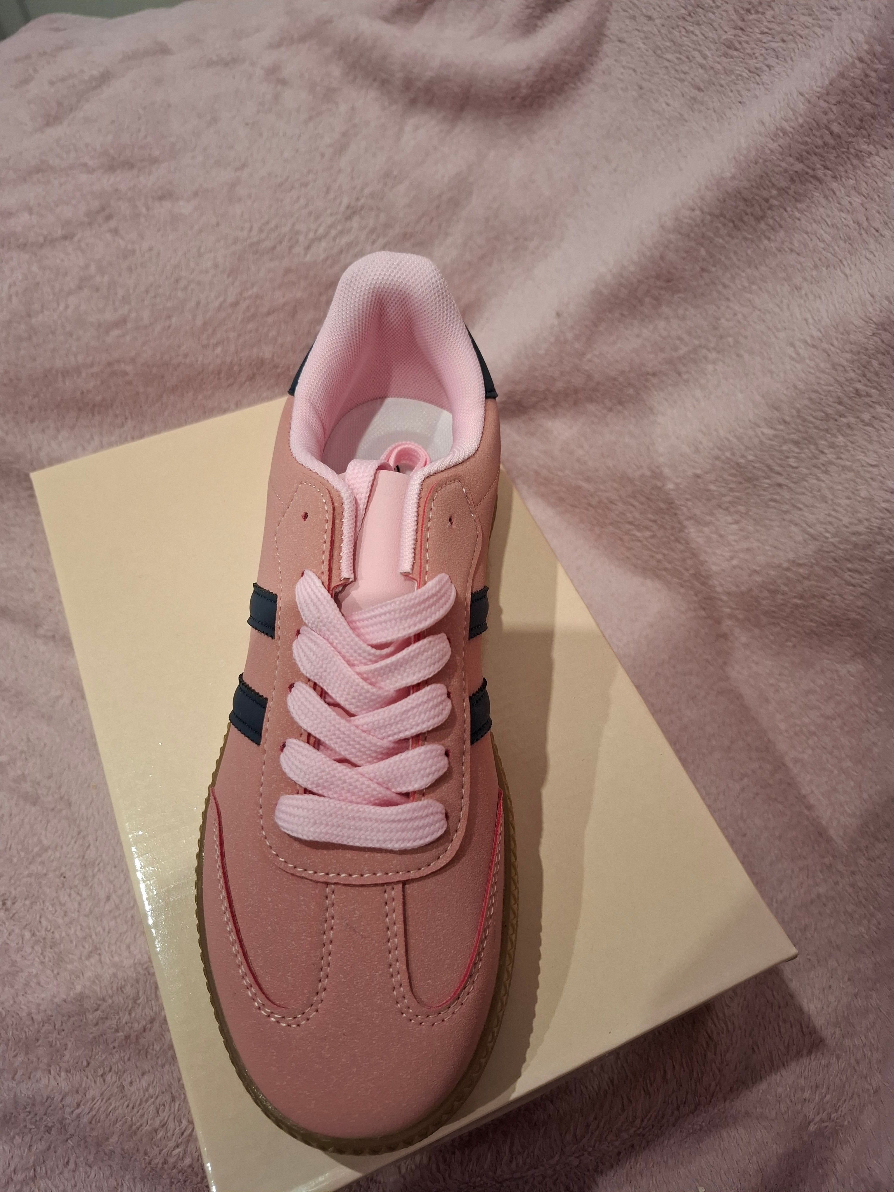 Baskets Femme à Lacets – Modèle Tendance – 4 Coloris