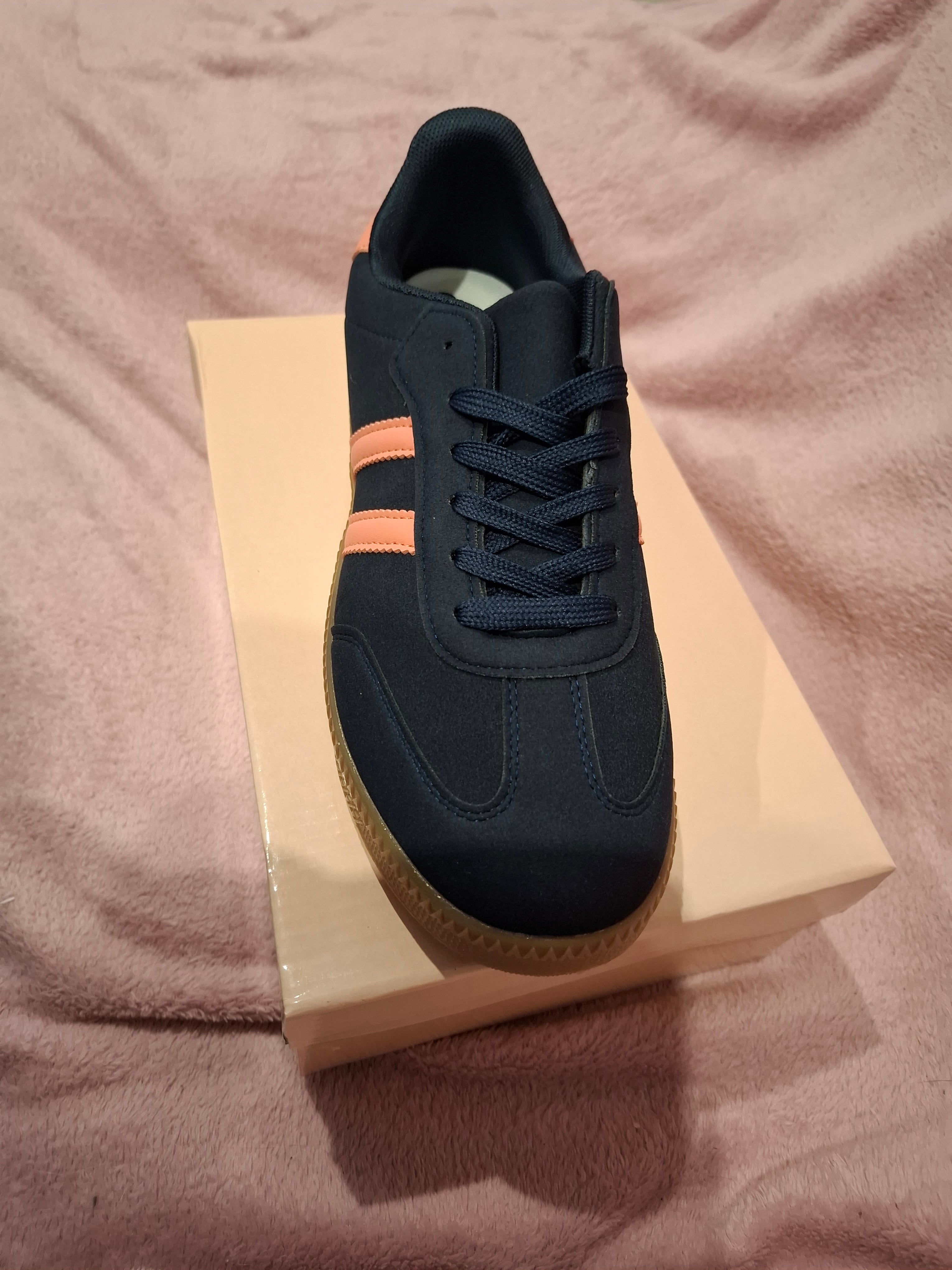 Baskets Femme à Lacets – Modèle Tendance – 4 Coloris